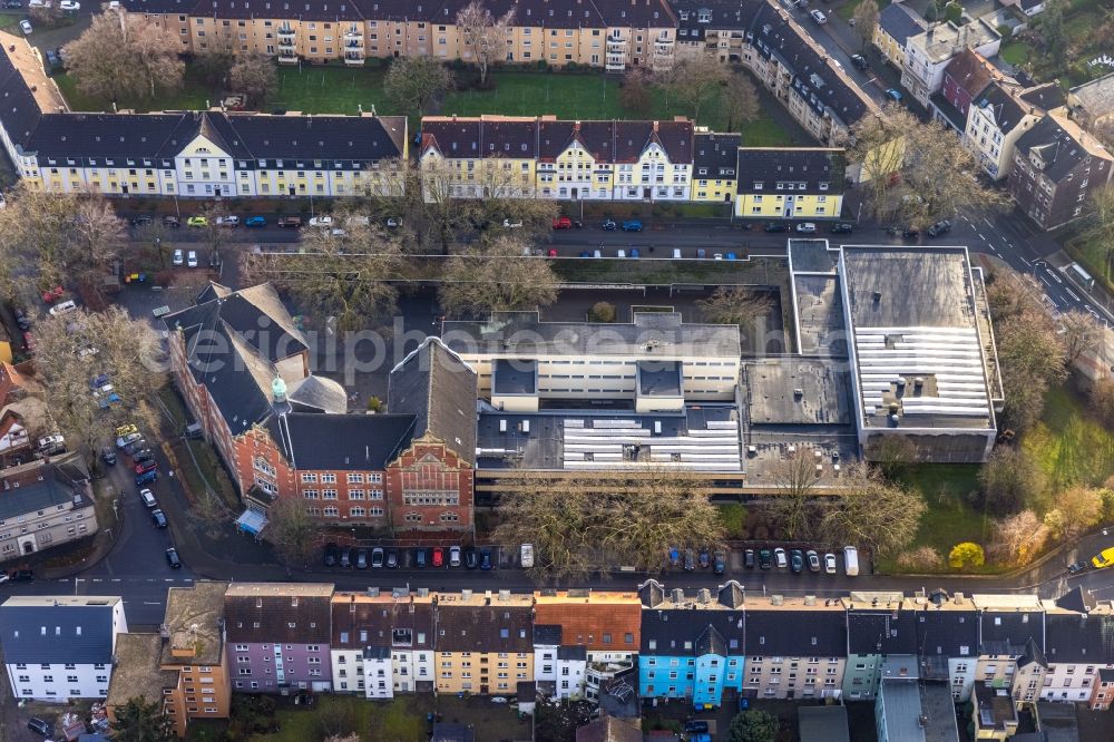 Herne from above - Aerial view of the school building of the Municipal Grammar School Eickel Gabelsbergerstrasse Wanne-Eickel in Herne in the federal state of North Rhine-Westphalia, Germany