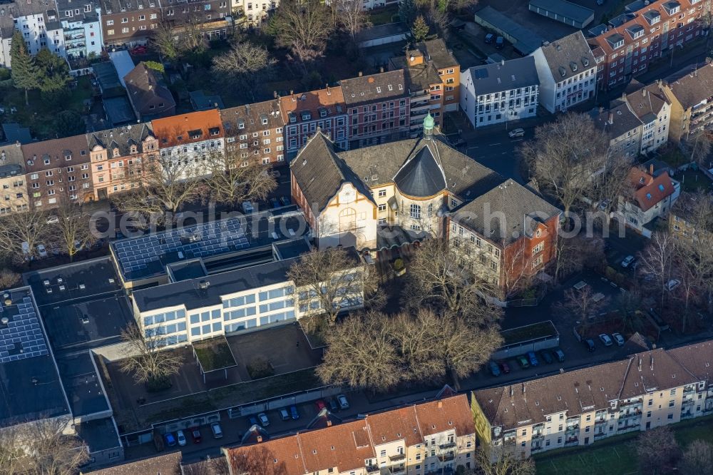 Herne from the bird's eye view: Aerial view of the school building of the Municipal Grammar School Eickel Gabelsbergerstrasse Wanne-Eickel in Herne in the federal state of North Rhine-Westphalia, Germany