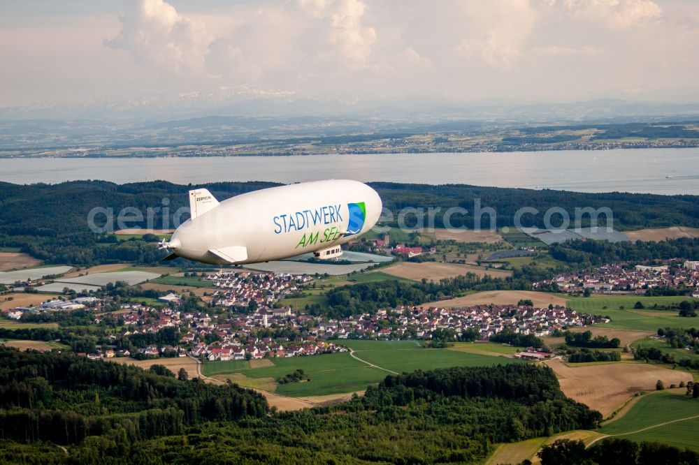 Aerial photograph Uhldingen-Mühlhofen - Airship Zeppelin NT in flight over the airspace in Uhldingen-Muehlhofen in the state Baden-Wurttemberg, Germany