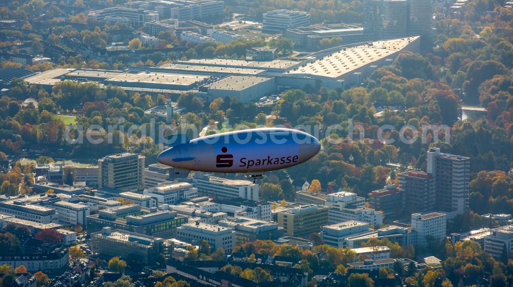 Essen from the bird's eye view: L-DFR der WDL Luftschiffgesellschaft mbH airship in flight over the airspace in Essen in the state North Rhine-Westphalia