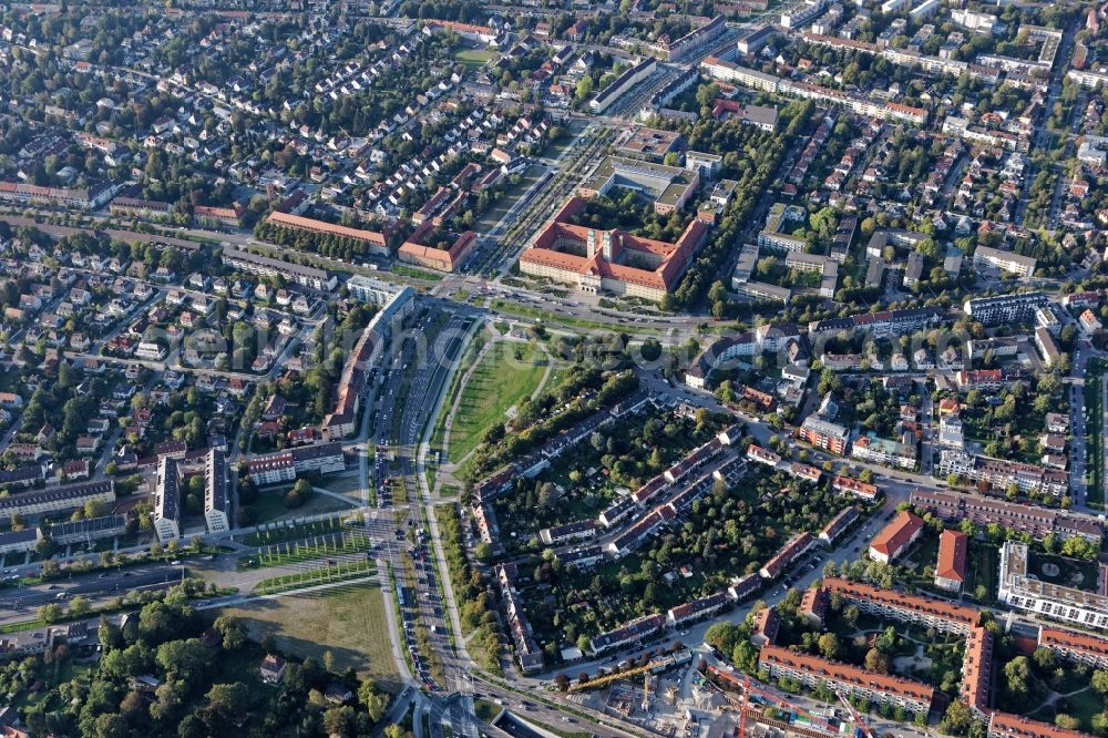 München from above - Luise-Kiesselbach-Platz in Munich in the state Bavaria, Germany