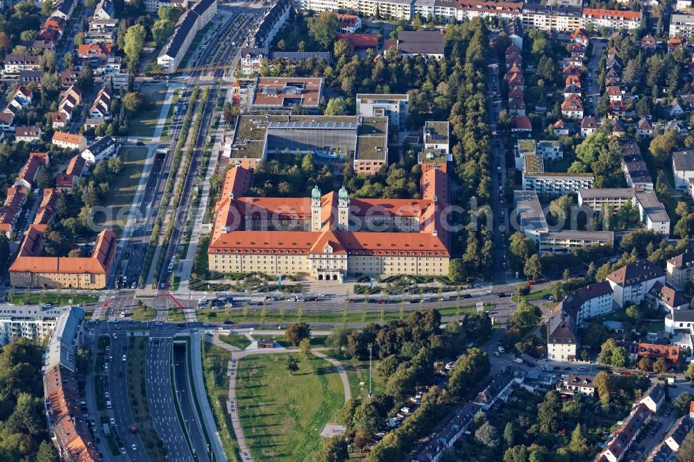 Aerial image München - Luise-Kiesselbach-Platz in Munich in the state Bavaria, Germany