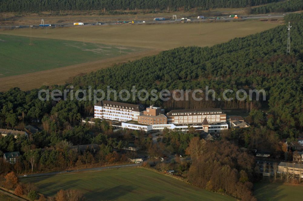 Lostau from above - Blick auf die Lungenklinik in Lostau, das Zentrum für Pneumologie und Thoraxchirogie. Die Lungenklinik ist ein akademisches Lehrkrankenhaus der Otto-von-Guericke-Universität Magdeburg. Kontakt: Lungenklinik Lostau gGmbH, Lindenstr. 2, 39291 Lostau, Tel. +49(0)39222 8-0, Fax +49(0)39222 2698, email: post@Lungenklinik-Lostau.de