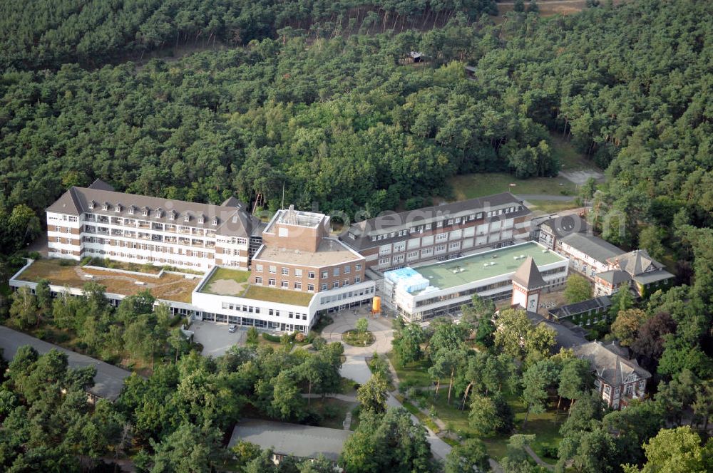 Aerial image 18.07.2009 - Blick auf die Lungenklinik in Lostau, das Zentrum für Pneumologie und Thoraxchirogie. Die Lungenklinik ist ein akademisches Lehrkrankenhaus der Otto-von-Guericke-Universität Magdeburg. Kontakt: Lungenklinik Lostau gGmbH, Lindenstr. 2, 39291 Lostau, Tel. +49(0)39222 8-0, Fax +49(0)39222 2698, email: post@Lungenklinik-Lostau.de