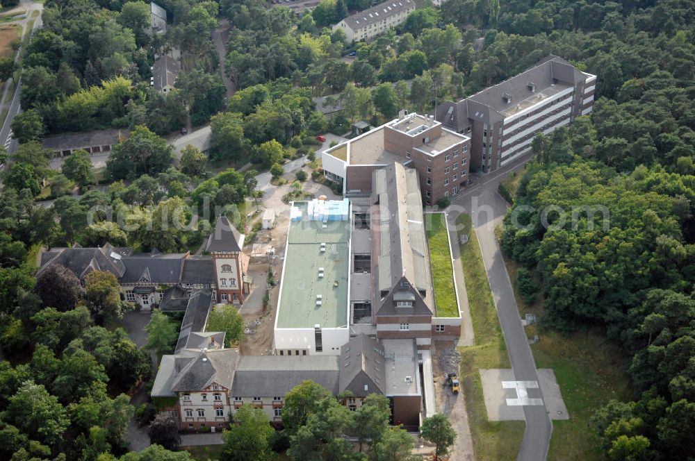 18.07.2009 from the bird's eye view: Blick auf die Lungenklinik in Lostau, das Zentrum für Pneumologie und Thoraxchirogie. Die Lungenklinik ist ein akademisches Lehrkrankenhaus der Otto-von-Guericke-Universität Magdeburg. Kontakt: Lungenklinik Lostau gGmbH, Lindenstr. 2, 39291 Lostau, Tel. +49(0)39222 8-0, Fax +49(0)39222 2698, email: post@Lungenklinik-Lostau.de