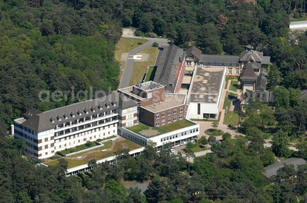 Aerial photograph Lostau - Blick auf die Lungenklinik in Lostau, das Zentrum für Pneumologie und Thoraxchirogie. Die Lungenklinik ist ein akademisches Lehrkrankenhaus der Otto-von-Guericke-Universität Magdeburg. View of the lung clinic in Lostau, the Centre for Pneumology and Thoracic chirogie. The lung clinic is an academic teaching hospital of the Otto-von-Guericke University of Magdeburg.