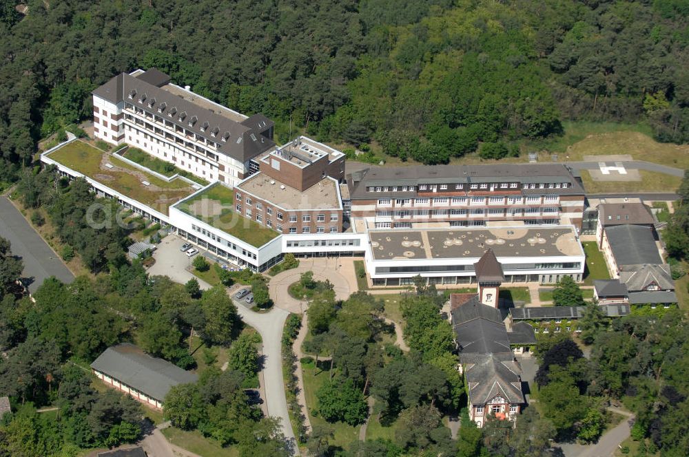 Aerial photograph Lostau - Blick auf die Lungenklinik in Lostau, das Zentrum für Pneumologie und Thoraxchirogie. Die Lungenklinik ist ein akademisches Lehrkrankenhaus der Otto-von-Guericke-Universität Magdeburg. View of the lung clinic in Lostau, the Centre for Pneumology and Thoracic chirogie. The lung clinic is an academic teaching hospital of the Otto-von-Guericke University of Magdeburg.