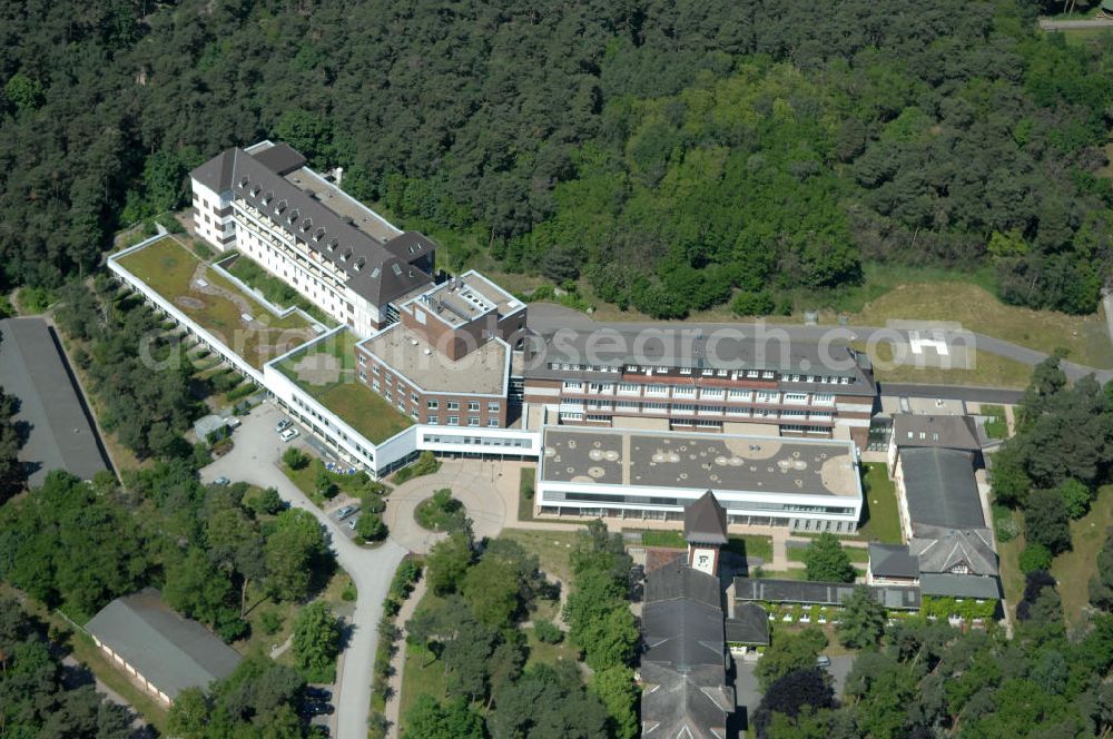 Aerial image Lostau - Blick auf die Lungenklinik in Lostau, das Zentrum für Pneumologie und Thoraxchirogie. Die Lungenklinik ist ein akademisches Lehrkrankenhaus der Otto-von-Guericke-Universität Magdeburg. View of the lung clinic in Lostau, the Centre for Pneumology and Thoracic chirogie. The lung clinic is an academic teaching hospital of the Otto-von-Guericke University of Magdeburg.