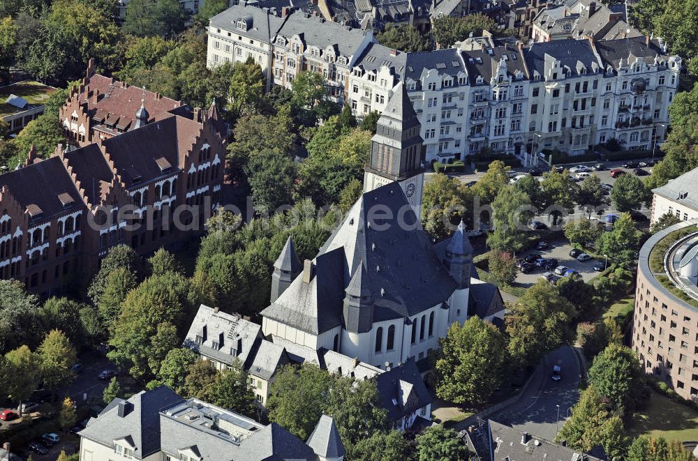 Aerial image Wiesbaden - Blick auf die Lutherkirche. Die Kirche wurde zwischen 1908 und 1910 im Jugendstil erbaut. View of the Lutheran Church. The church was built between 1908-1910 in the Art Nouveau style.