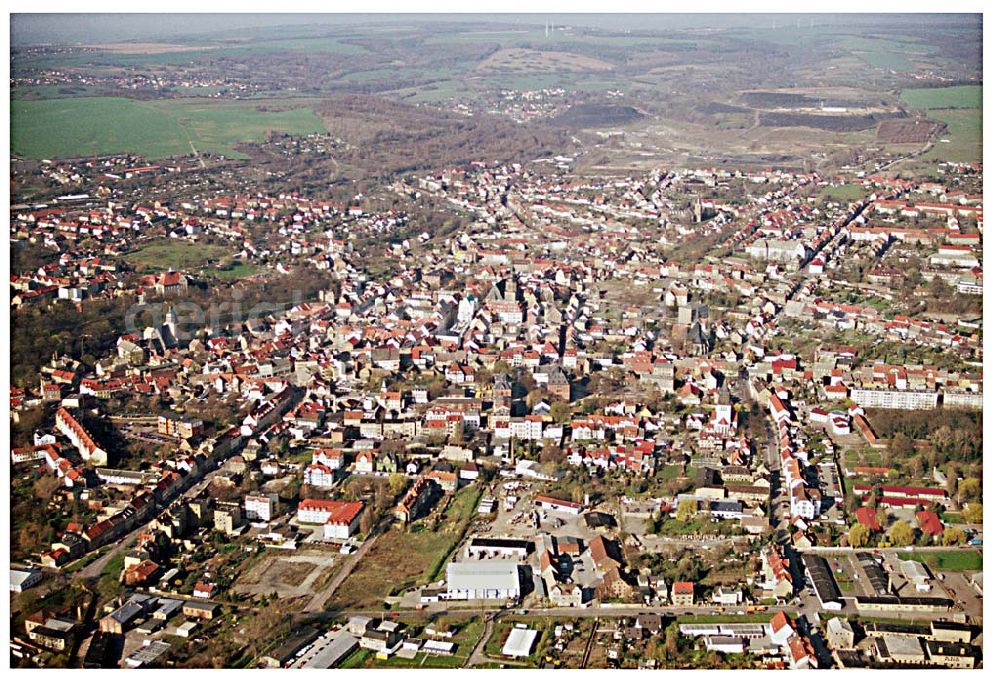 Eisleben from the bird's eye view: Lutherstadt Eisleben / Stadtzentrum von Osten und Norden her betrachtet.