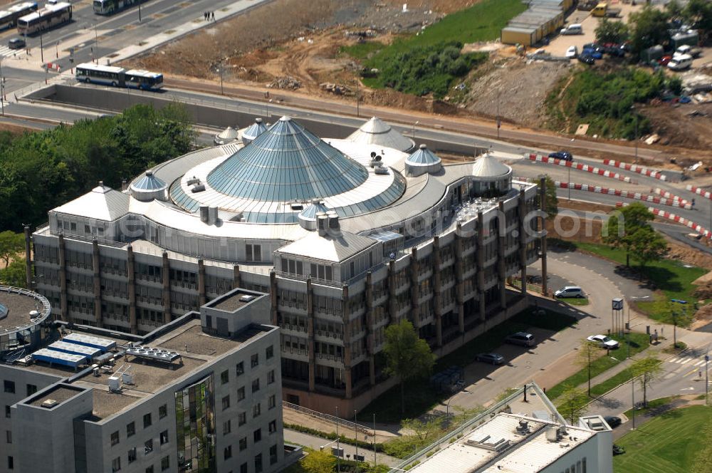 LUXEMBURG from the bird's eye view: Gebäude der Deutsche Bank Luxembourg S.A. 2, im Bankenviertel am Boulevard Konrad Adenauer im seit 1990 neu errichteten Stadtteil Kirchberg in L-1115 Luxembourg.