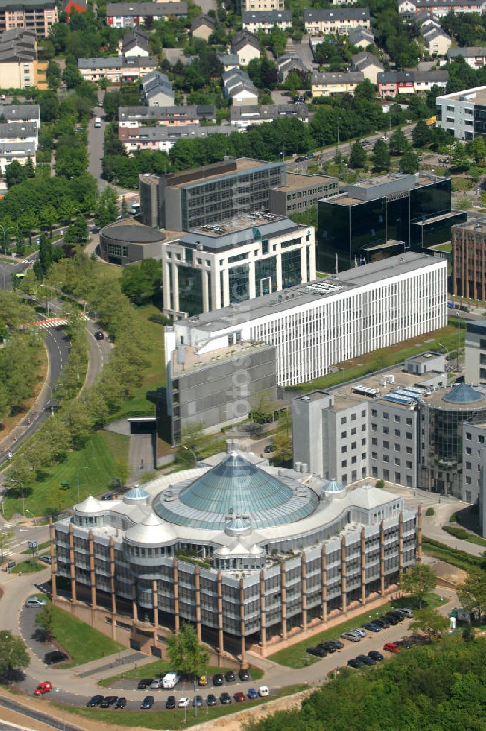 LUXEMBURG from the bird's eye view: Gebäude der Deutsche Bank Luxembourg S.A. 2, im Bankenviertel am Boulevard Konrad Adenauer im seit 1990 neu errichteten Stadtteil Kirchberg in L-1115 Luxembourg.