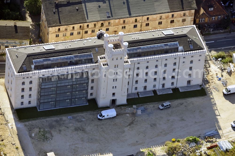 Aerial photograph Potsdam - View of the restored and renovated former flour Magazine Persiusspeicher in the city of Potsdam, designed by Reinhold Persius