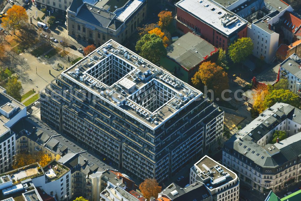 Aerial photograph Berlin - Luxury residential real estate project yoo berlin on Bertolt-Brecht-Platz in the district Mitte in Berlin, Germany