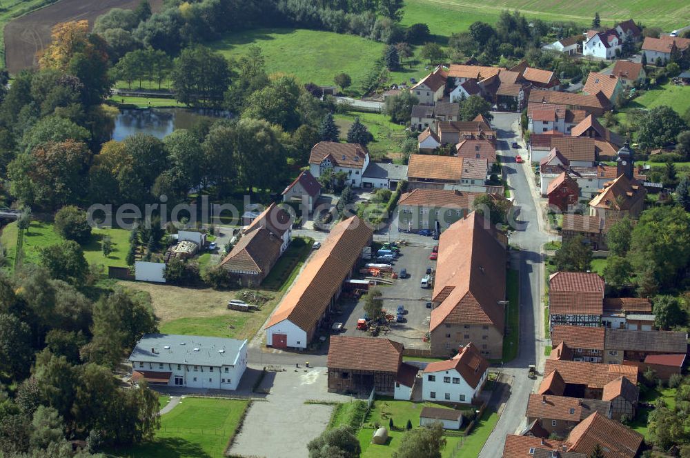 Aerial image Madelungen - Blick auf dasLandhotel Zur alten Schrotmühle, dem Quartier der EUROVIA an der Max-Kürschner-Strasse / im Dorfe in Madelungen / Türingen im Rahmen der Neubauarbeiten BAB A4 .