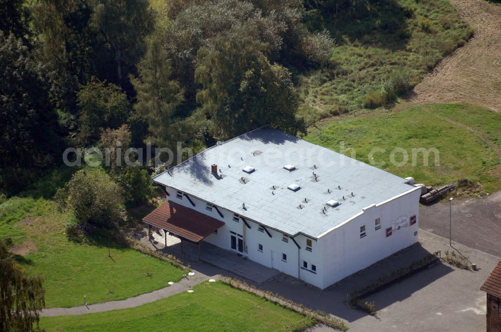 Madelungen from the bird's eye view: Blick auf dasLandhotel Zur alten Schrotmühle, dem Quartier der EUROVIA an der Max-Kürschner-Strasse / im Dorfe in Madelungen / Türingen im Rahmen der Neubauarbeiten BAB A4 .