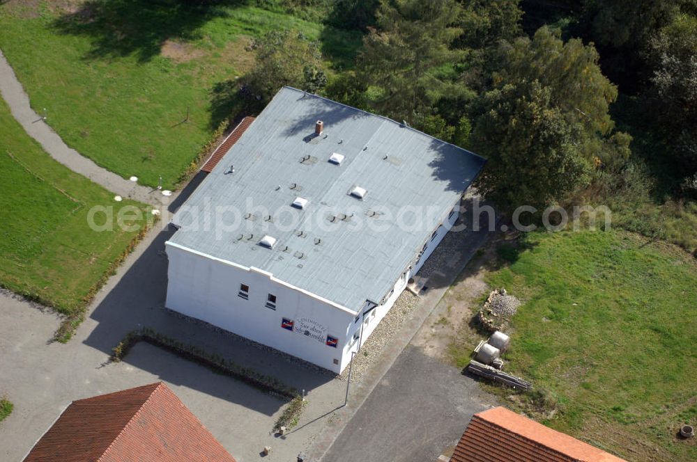 Aerial image Madelungen - Blick auf dasLandhotel Zur alten Schrotmühle, dem Quartier der EUROVIA an der Max-Kürschner-Strasse / im Dorfe in Madelungen / Türingen im Rahmen der Neubauarbeiten BAB A4 .