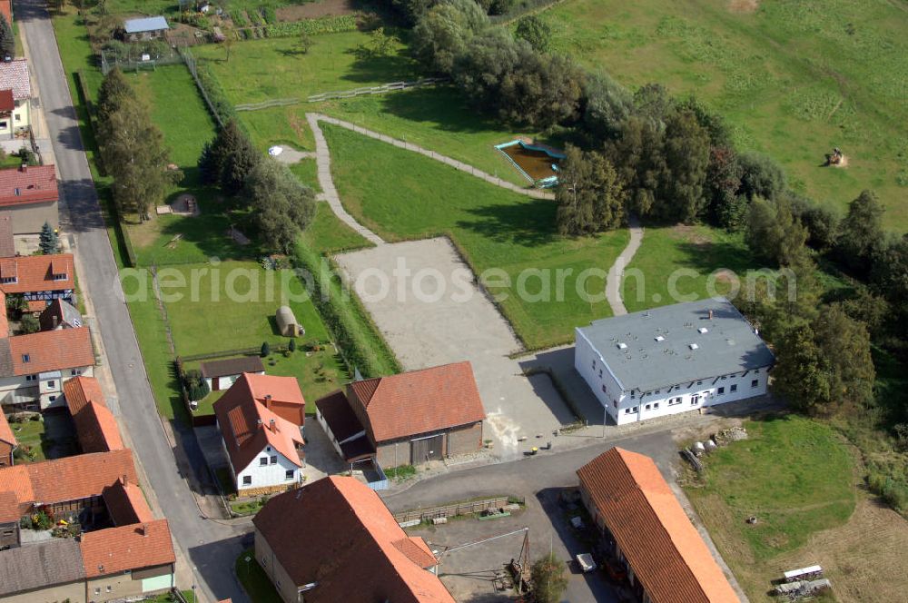 Madelungen from above - Blick auf dasLandhotel Zur alten Schrotmühle, dem Quartier der EUROVIA an der Max-Kürschner-Strasse / im Dorfe in Madelungen / Türingen im Rahmen der Neubauarbeiten BAB A4 .