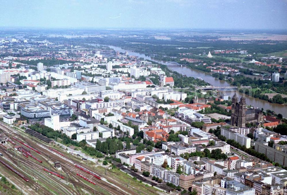 Magdeburg from above - 16.08.2002 Magdeburg