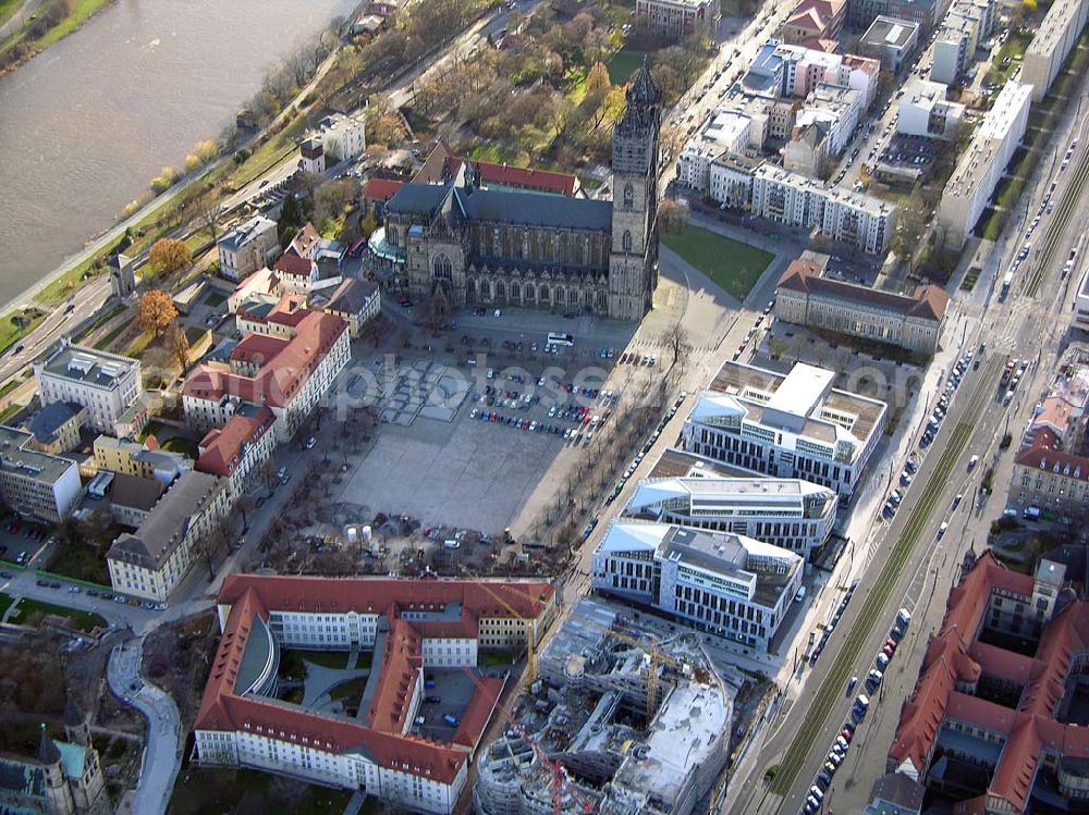 Aerial image Magedeburg - 24.11.2004 Magdeburg, Blick auf den Magdeburger Dom und Magdeburger Landtag auf dem Domplatz in Magdeburg mit NordLB und der Baustelle des Hundertwasserhauses am Breiten Weg.