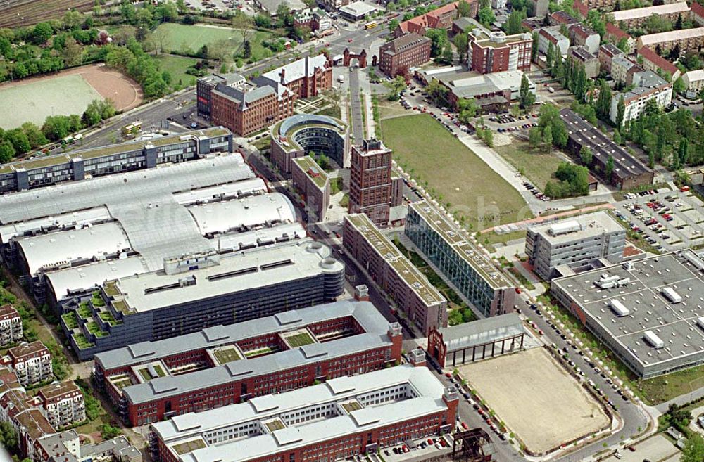 Aerial image Berlin - 02.Mai 2003 Berlin - Tegel Blick auf die Büro- und Geschäftsbauten Borsighallen mit dem Borsigturm in Berlin - Tegel.