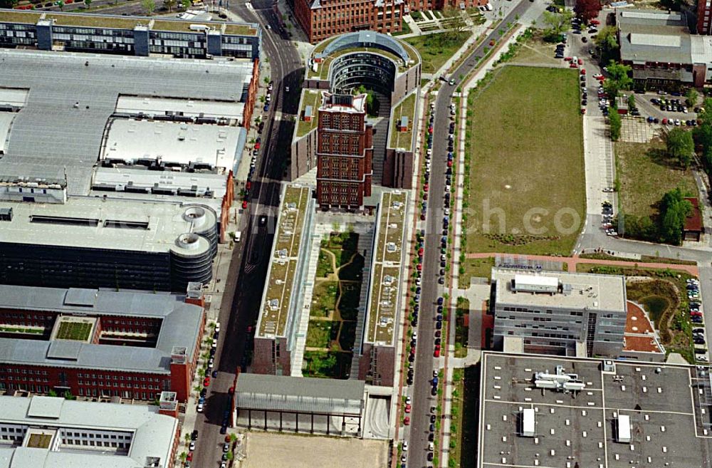 Aerial photograph Berlin - 02.Mai 2003 Berlin - Tegel Blick auf die Büro- und Geschäftsbauten Borsighallen mit dem Borsigturm in Berlin - Tegel.