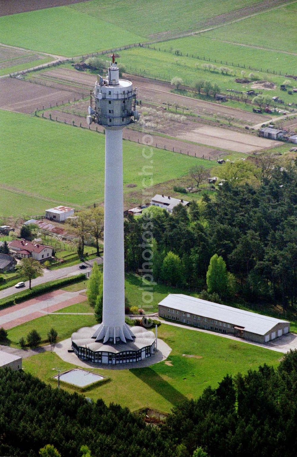 Bernau / Brandenburg from above - 02.Mai 2003 Bernau / Brandenburg Funkturm südlich von Bernau.