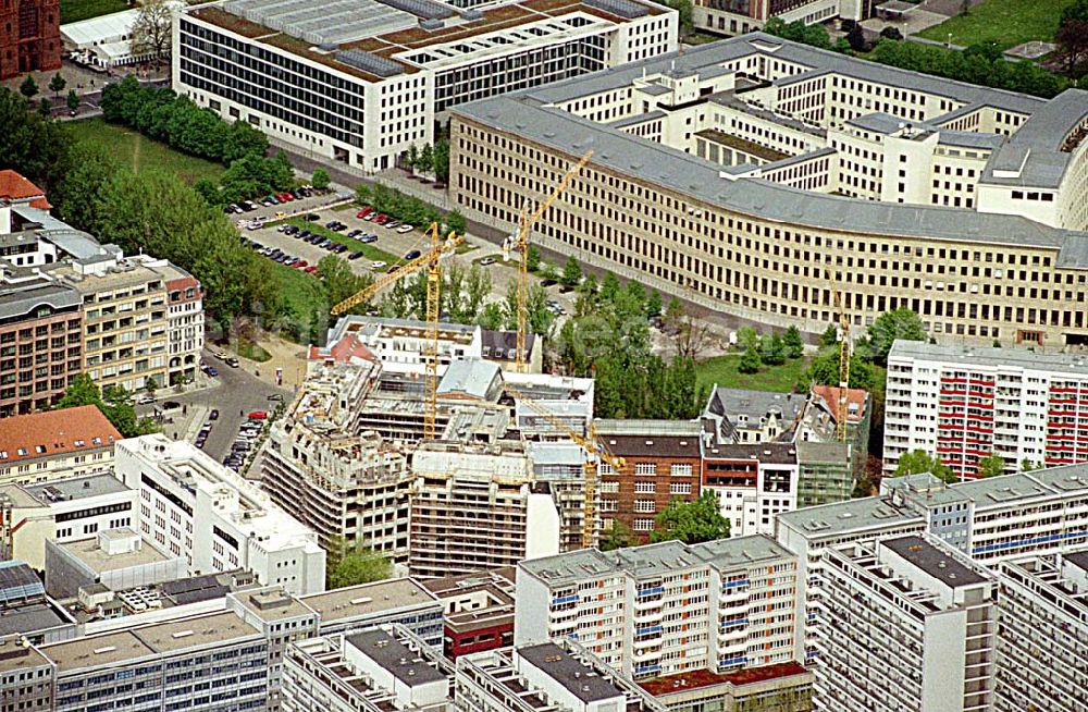 Aerial photograph Berlin - 02.Mai 2003 Büro- und Geschäftshausneubau am Hausvoigteiplatz hinter dem Außenministerium in Berlin-Mitte.