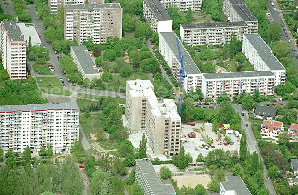 Aerial photograph Berlin - Marzahn - 02.Mai 2003 Hochhausabriß in Marzahn.