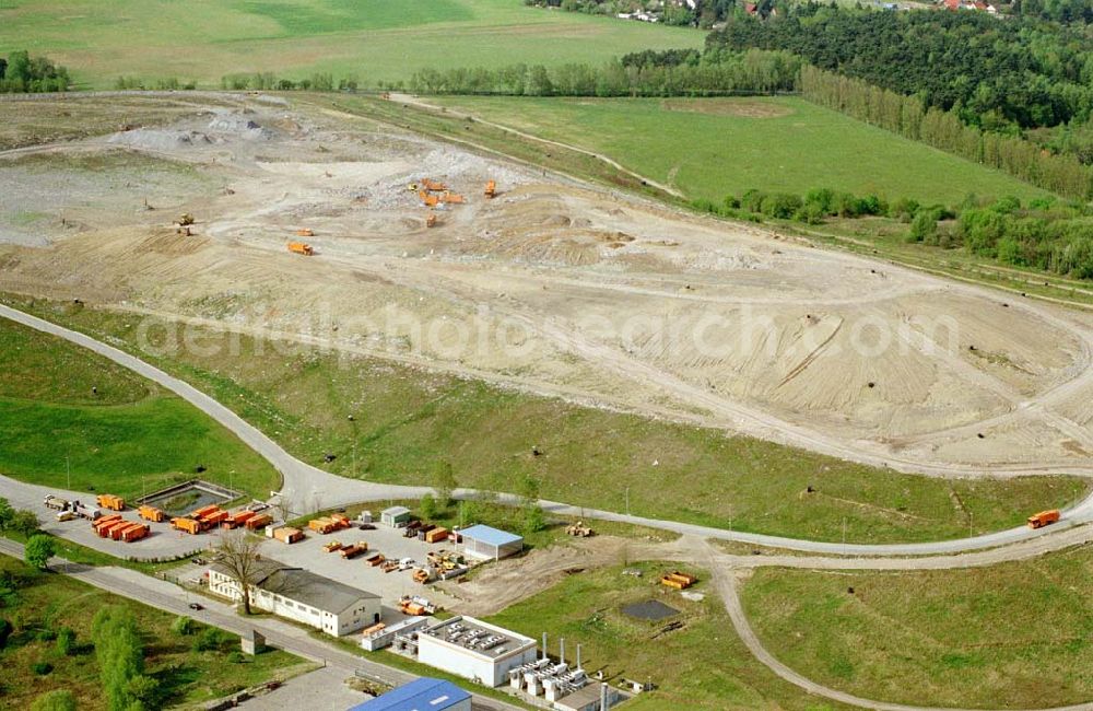 Aerial photograph Schönwalde / Brandenburg - 02.Mai 2003 Mülldeponie Schönwalde nördlich von Berlin (östlich von Buch).