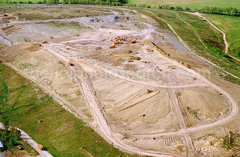 Schönwalde / Brandenburg from above - 02.Mai 2003 Mülldeponie Schönwalde nördlich von Berlin (östlich von Buch).