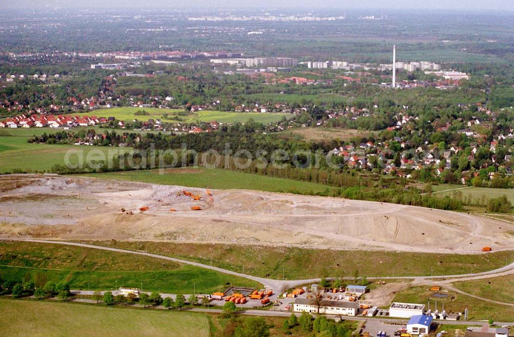 Aerial image Schönwalde / Brandenburg - 02.Mai 2003 Mülldeponie Schönwalde nördlich von Berlin (östlich von Buch).