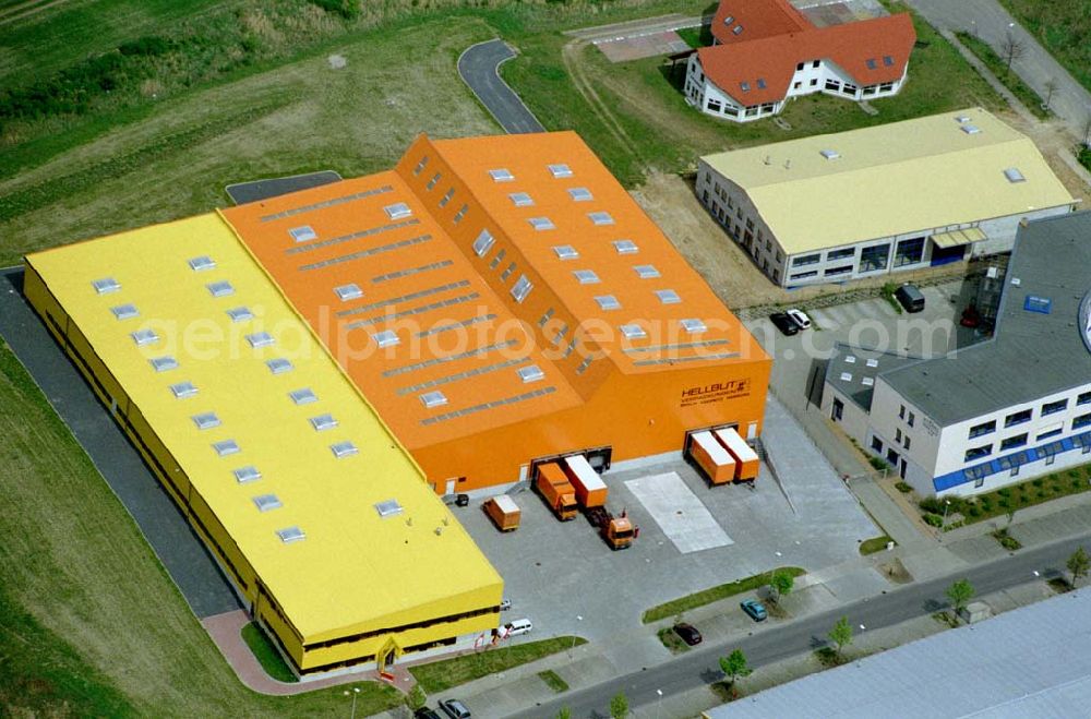 Aerial photograph Hoppegarten / Brandenburg - 02.Mai 2003 Werksgelände der Fa. Hellbut - Verpackungen GmbH im Gewerbegebiet südlich der B1in Hoppegarten.