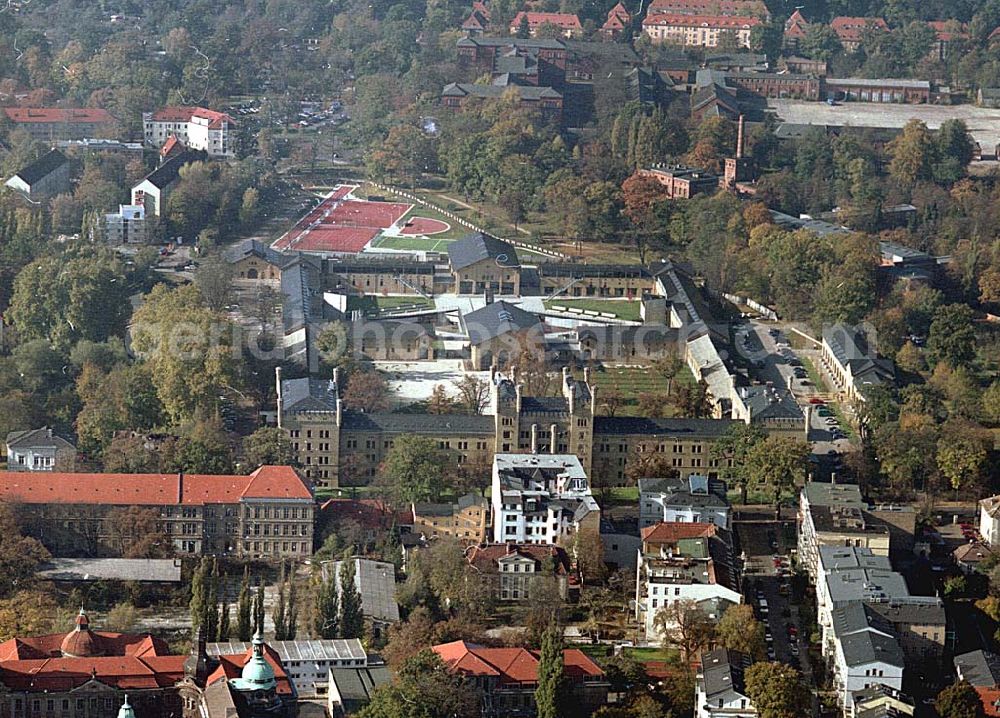 Potsdam from above - Rekonstruierte und umgebaute Gardeulanenkaserne an der Jägerstraße in Potsdam (UNESCO-Weltkulturerbe).Architektin Barbara Mohren,Hagelberger Str.53-54 - 10965 Berlin,Telefon: 030-611280-0,mail@barbaramohren.de DKB Wohnungsgesellschaft Berlin-Brandenburg mbH, Haus der Immobilie, Jägerallee 23, 14469 Potsdam, Telefon (0331) 290-4400,Telefax 290-4420, zentrale@dkb-wohnbb.de, grit.zobel@dkb-immo.de