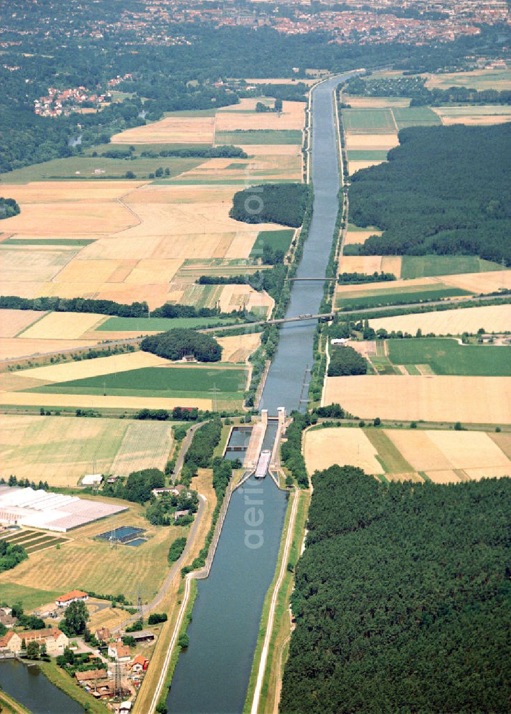 Aerial photograph Strullendorf - Blick auf den Main-Donau-Kanal. Strullendorf liegt re. ausserhalb.