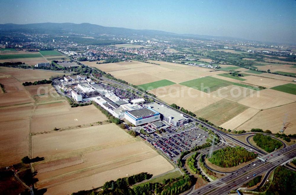 Sulzbach / Hessen from above - Sulzbach / Hessen Main-Taunus-Zentrum der ECE Projektmanagement GmbH in 65843 Sulzbach/ Taunus am Eschborner Dreieck nördlich von Frankfurt/ M. 20.09.03