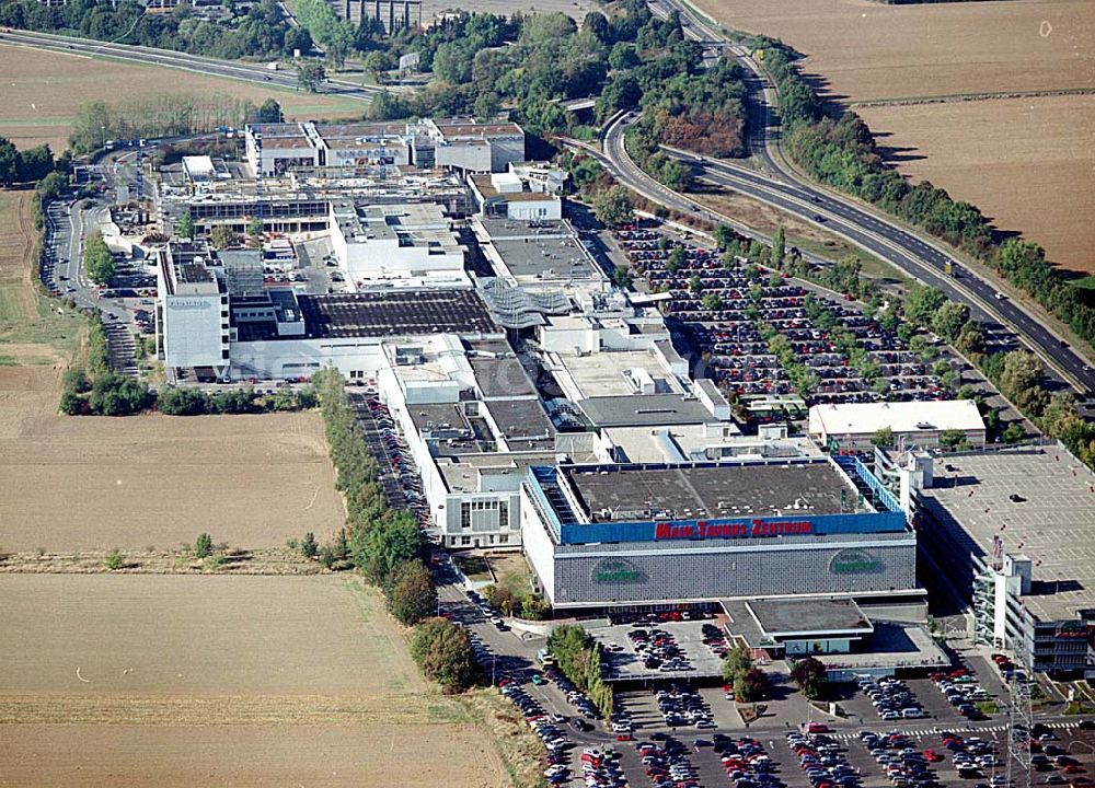 Sulzbach / Hessen from above - Sulzbach / Hessen Main-Taunus-Zentrum der ECE Projektmanagement GmbH in 65843 Sulzbach/ Taunus am Eschborner Dreieck nördlich von Frankfurt/ M. 20.09.03