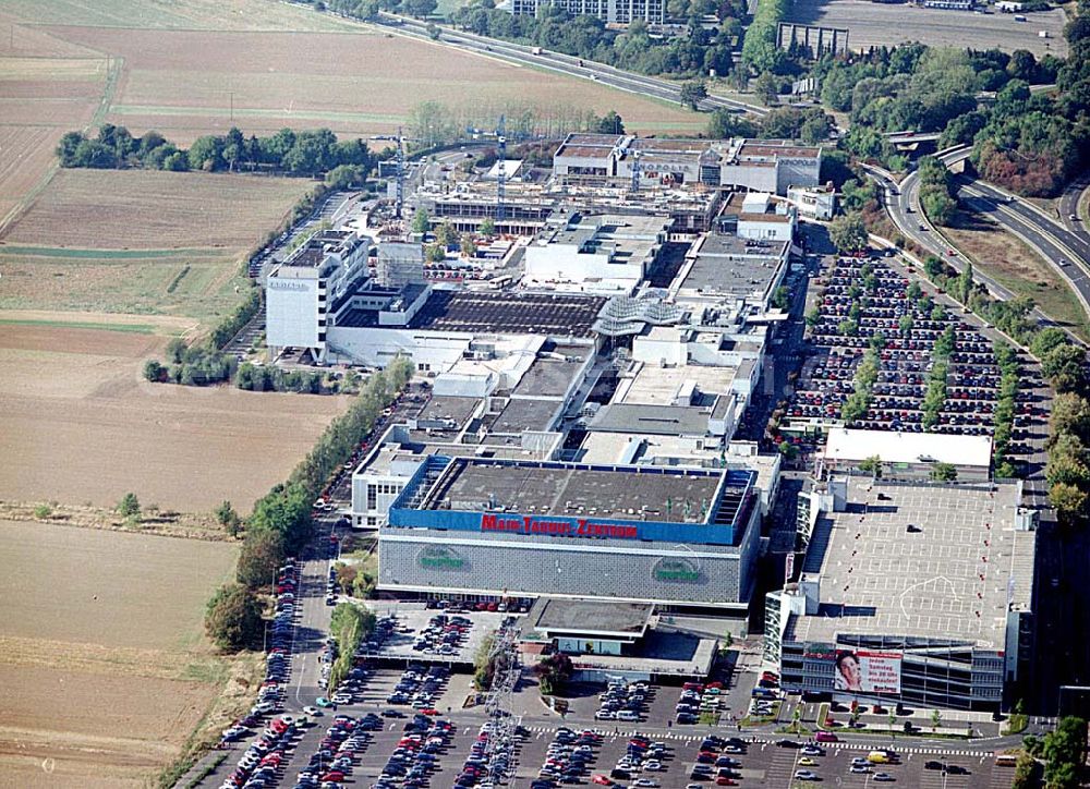 Sulzbach / Hessen from the bird's eye view: Sulzbach / Hessen Main-Taunus-Zentrum der ECE Projektmanagement GmbH in 65843 Sulzbach/ Taunus am Eschborner Dreieck nördlich von Frankfurt/ M. 20.09.03