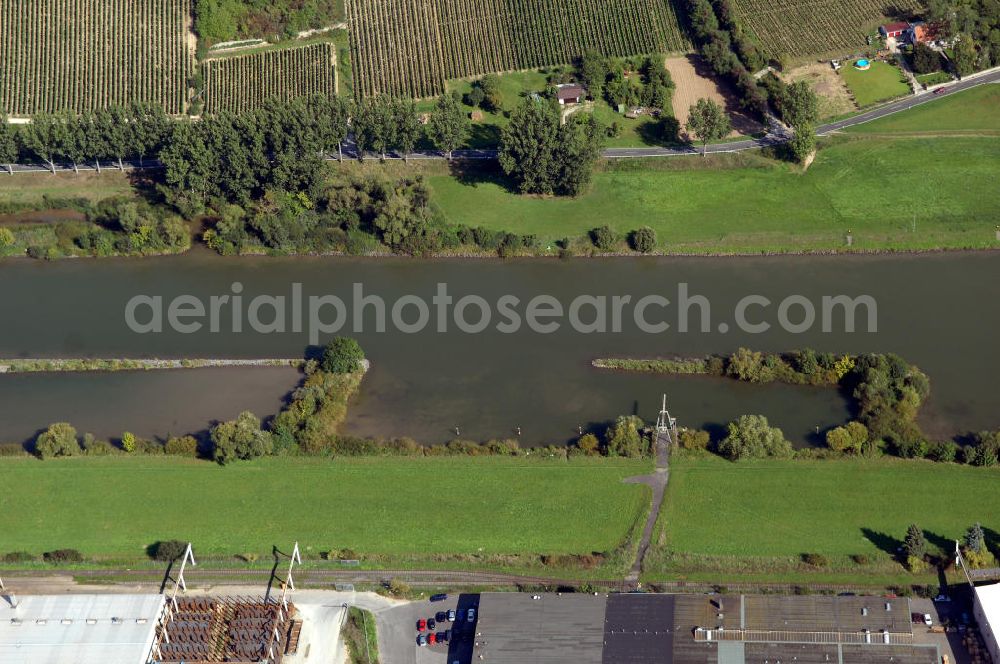 Marktbreit from above - Blick aus Süden vom Gewerbegebiet Marktbreit über den Uferbereich am Main bei Frickenhausen.