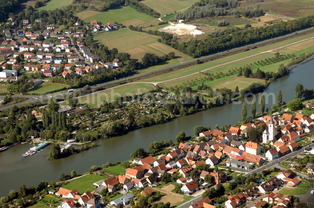 Aerial image Ochsenfurt - Blick aus Nordost über den Uferbereich am Main auf eine Ochsenfurter Kleingartenanlage.