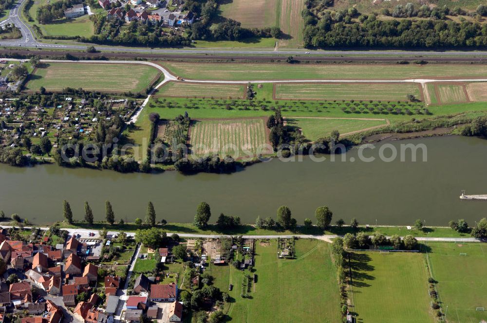 Ochsenfurt from above - Blick aus Norden über den Uferbereich am Main auf eine Ochsenfurter Kleingartenanlage.