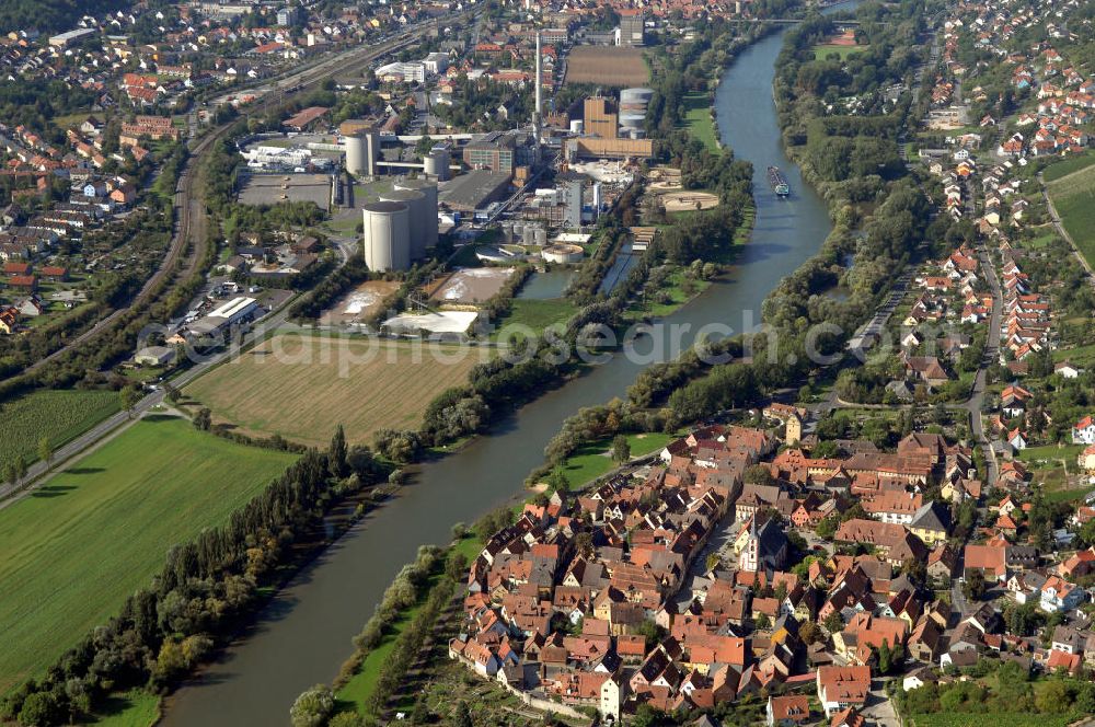 Frickenhausen am Main from the bird's eye view: Blick aus Osten von Frickenhausen auf das Industriegebiet mit Kläranlage Ochsenfurt.