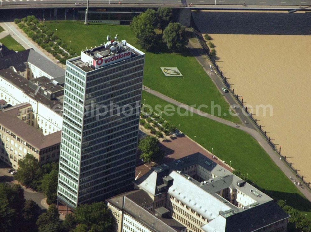 Düsseldorf (NRW) from above - 28.08.2005 Düsseldorf (NRW) Blick auf das Mannesmann Hochhaus (Vodafone) südlich der Altstadt. Vodafone D2 GmbH, Am Seestern 1, D-40547 Düsseldorf, E-Mail: kontakt@vodafone.com