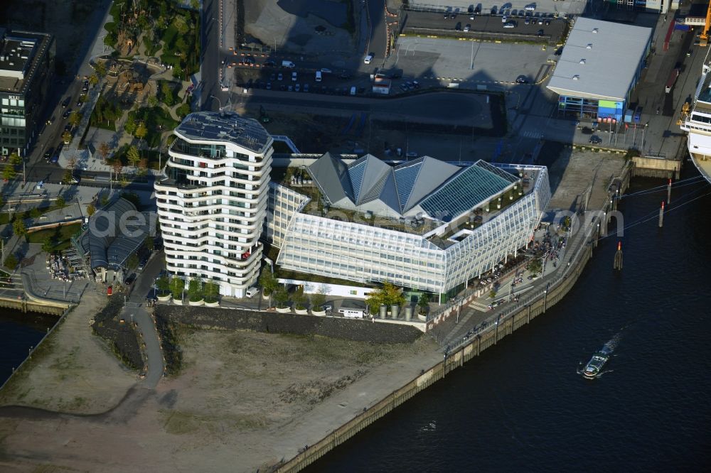 Aerial image Hamburg - View of the Marco-Polo-Tower and the German headquarters of Unilever in Hamburg-HafenCity. The 2009 and 2010 completed buildings are the first of many projects at the Strandkai, a partial area of the HafenCity and were designed by the architects Behnisch Architekten