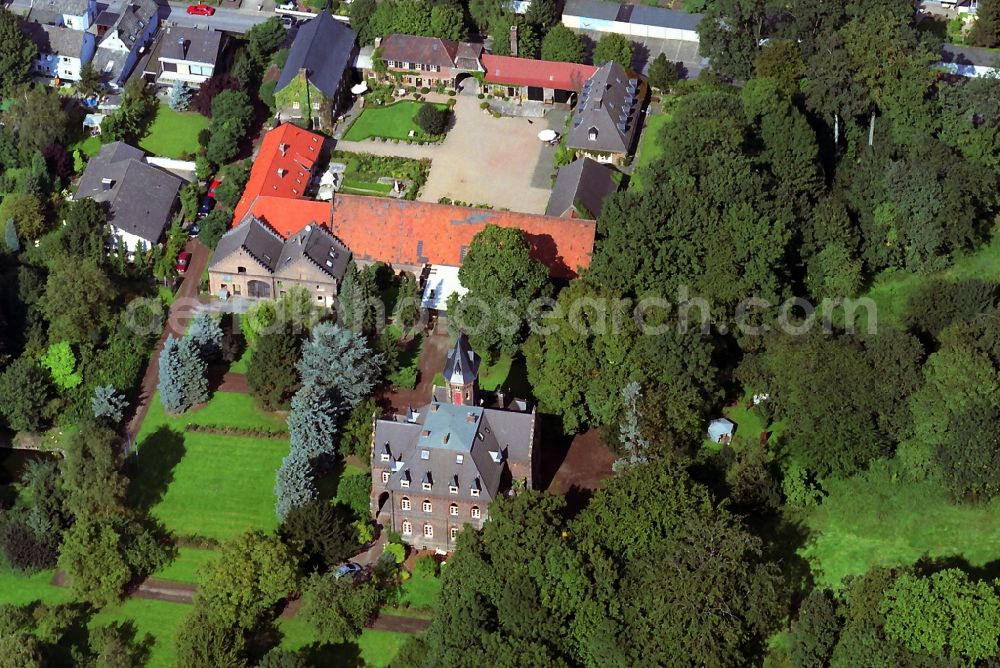 Mohnheim from the bird's eye view: Marienburg Monheim - Business & Conference Center in Monheim castle in North Rhine-Westphalia