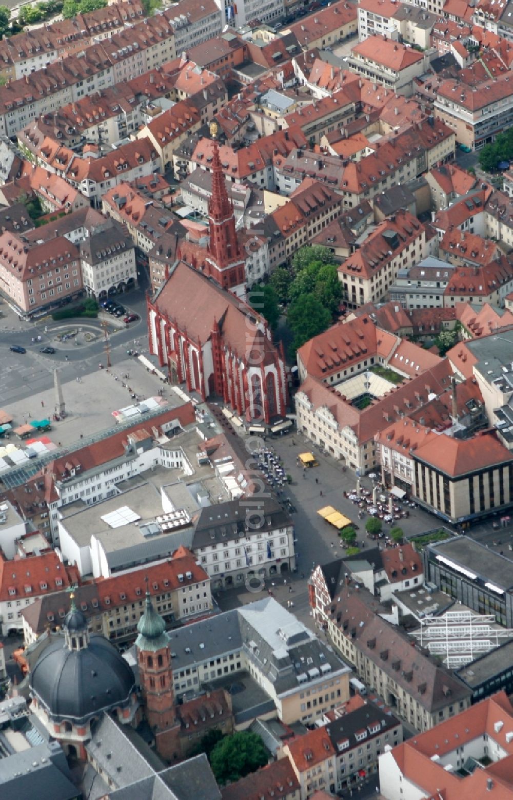 Würzburg from the bird's eye view: Marienkapelle in the gothic style at the Marienplatz in Wuerzburg in Bavaria