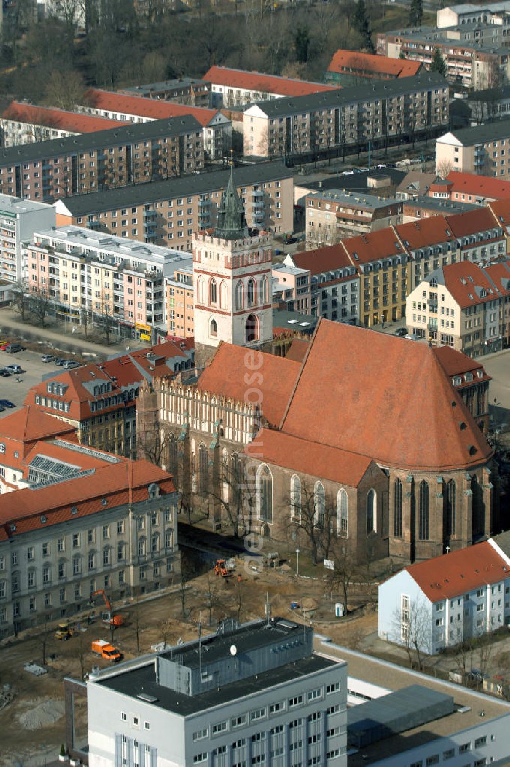 Aerial image Frankfurt (Oder) - Blick auf die St. Marienkirche in im Stadtzentrum von Frankfurt (Oder). Die ehemalige Hauptpfarrkirche der Stadt wurde in über 250 Jahren mittelalterlicher Bautätigkeit errichtet. View of the St. Mary's Church in the city center of Frankfurt (Oder). The former main parish church was built over 250 years of medieval construction.