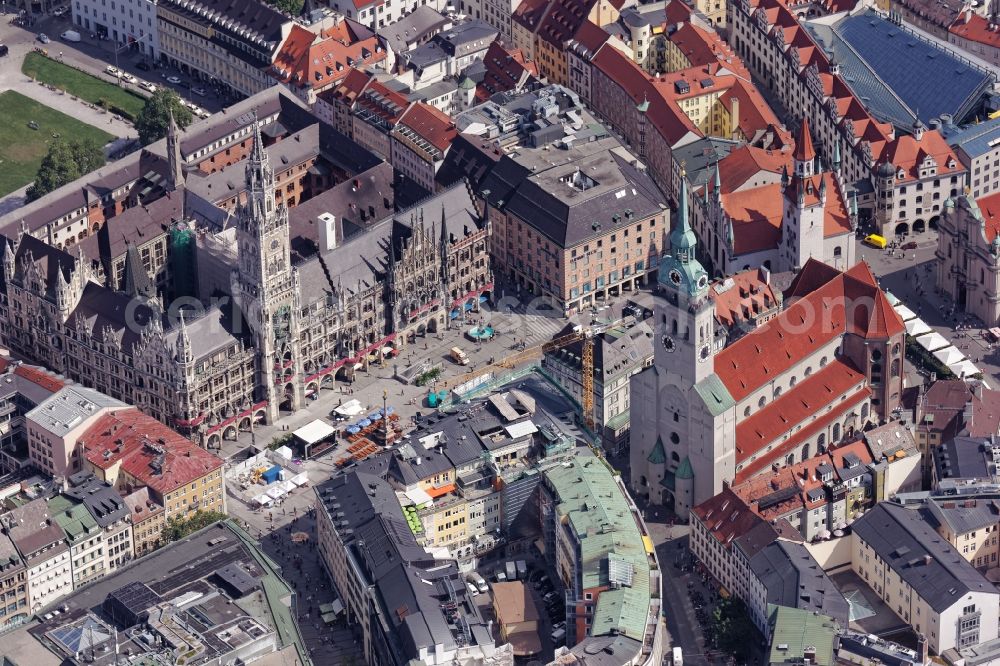 München from above - Ensemble around Marienplatz in the inner city center in Munich in the state Bavaria. In the picture the monument-protected ensemble: New Town Hall between Marienplatz and Marienhof in the pedestrian zone, old town hall, church Saint Peter