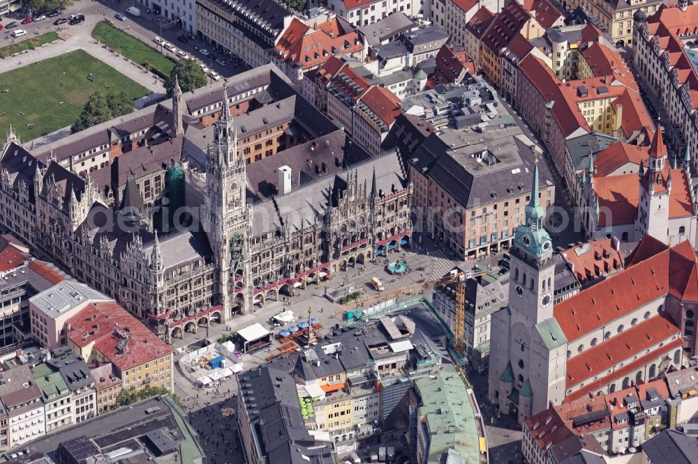 München from the bird's eye view: Ensemble around Marienplatz in the inner city center in Munich in the state Bavaria. In the picture the monument-protected ensemble: New Town Hall between Marienplatz and Marienhof in the pedestrian zone, old town hall, church Saint Peter