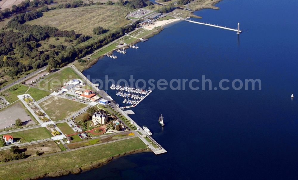 Aerial photograph Bitterfeld-Wolfen - Marina - harbour area on the shore of Bernsteinsee - Goitzschesee in Bitterfeld-Wolfen in the state Saxony-Anhalt, Germany